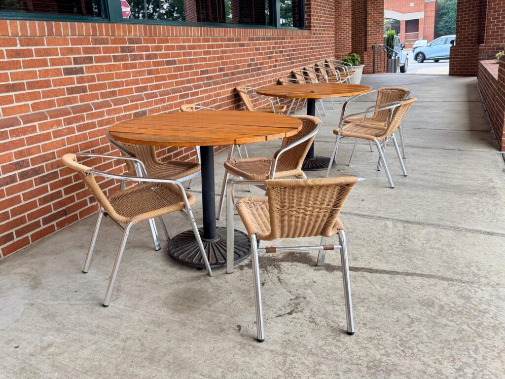 Harper's Restaurant Greenboro chairs outside