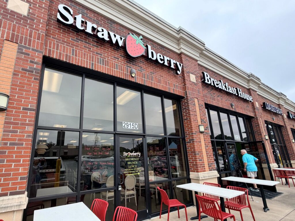 Strawberry Restaurant outside
